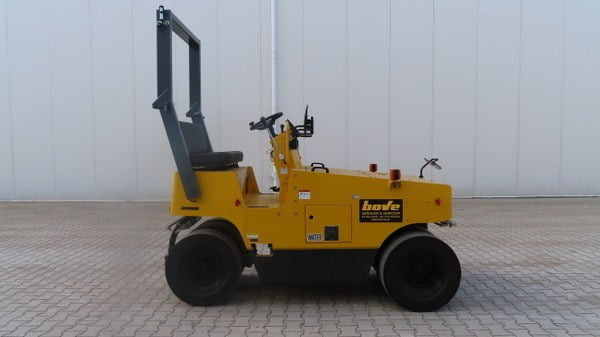 Sakai TS 160-2 - Gummihjulsvält: bild 1 Sakai TS 160-2 - Gummihjulsvält: bild 1