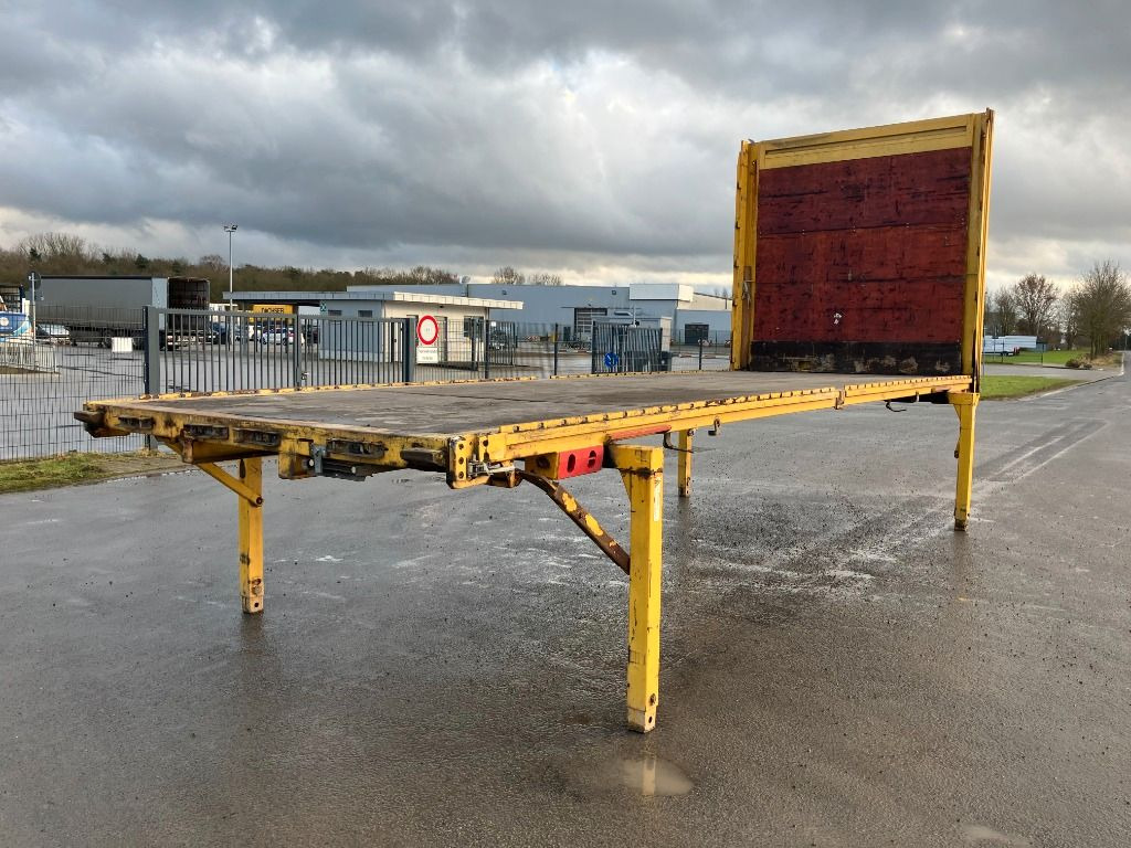 Krone Wechselbrücke Pritsche - Flakbyggnation: bild 2 Krone Wechselbrücke Pritsche - Flakbyggnation: bild 2