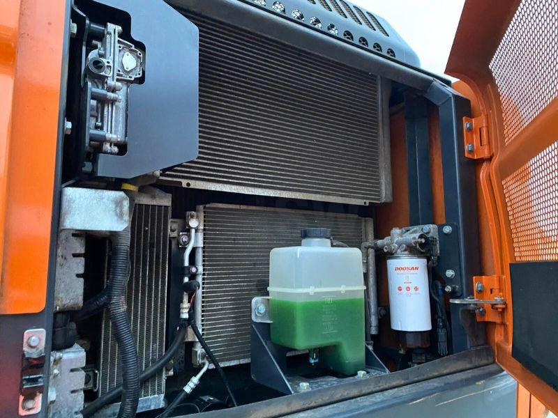 Doosan DX 250 W - Grävmaskin på däck: bild 4 Doosan DX 250 W - Grävmaskin på däck: bild 4