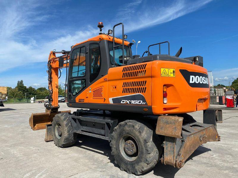 Doosan DX160W - Grävmaskin på däck: bild 2 Doosan DX160W - Grävmaskin på däck: bild 2