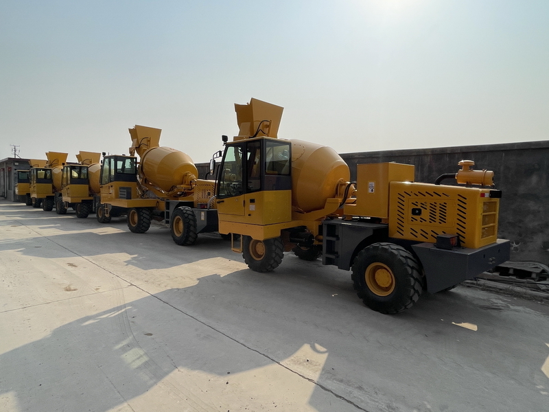 QINGDAO PROMISING 1.6 CBM Small Concrete Mixer Truck - Betongbil: bild 3 QINGDAO PROMISING 1.6 CBM Small Concrete Mixer Truck - Betongbil: bild 3