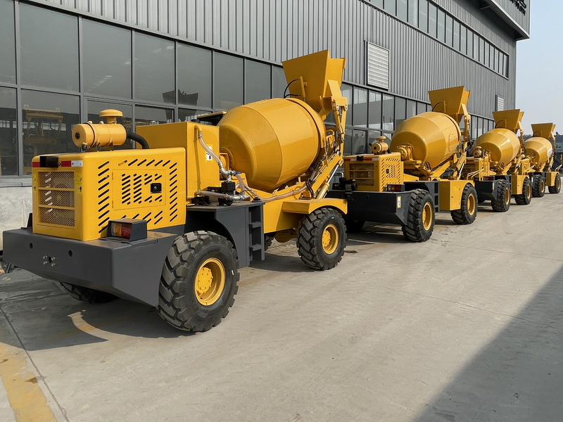 QINGDAO PROMISING 1.6 CBM Small Concrete Mixer Truck - Betongbil: bild 4 QINGDAO PROMISING 1.6 CBM Small Concrete Mixer Truck - Betongbil: bild 4