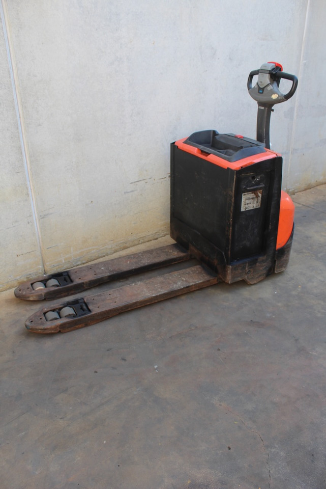 BT LWE 200 - Låglyftar: bild 2 BT LWE 200 - Låglyftar: bild 2