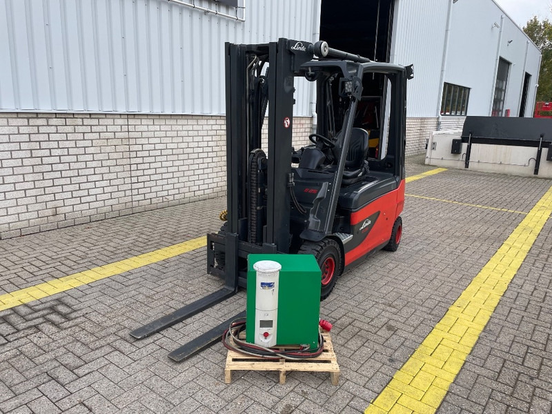 Linde E 25 L-01 - Eltruck: bild 2 Linde E 25 L-01 - Eltruck: bild 2
