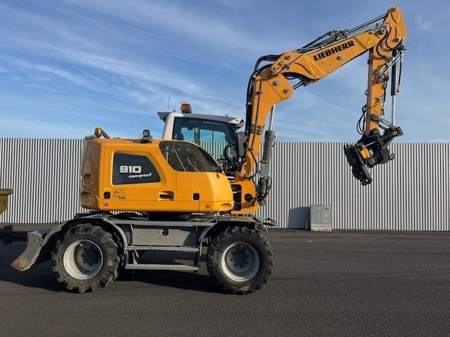 Liebherr A 910 Compact - Grävmaskin på däck: bild 4 Liebherr A 910 Compact - Grävmaskin på däck: bild 4