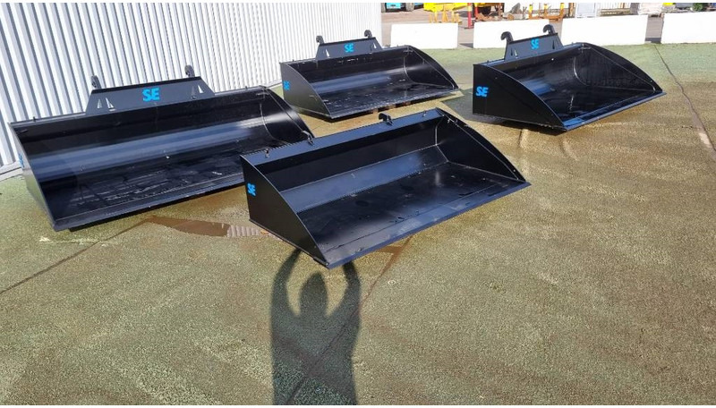SE Equipment / Planeringsskopa / 2200 / 2400/ 2500 - Skopa för Byggmaskiner: bild 1 SE Equipment / Planeringsskopa / 2200 / 2400/ 2500 - Skopa för Byggmaskiner: bild 1