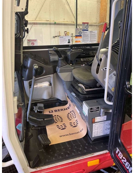 Takeuchi TB 240 - Minigrävmaskin: bild 5 Takeuchi TB 240 - Minigrävmaskin: bild 5