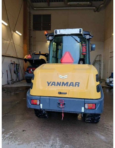 Yanmar V80-5 - Kompaktlastare/ Slirstyrda lastare: bild 4 Yanmar V80-5 - Kompaktlastare/ Slirstyrda lastare: bild 4