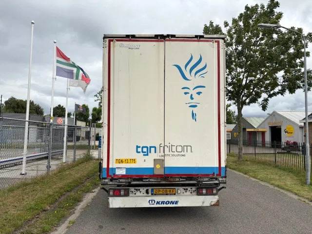 Krone Mega Liner Volume 3 axle curtainslider lift roof disk brakes 2 units available - Skåp semitrailer: bild 5 Krone Mega Liner Volume 3 axle curtainslider lift roof disk brakes 2 units available - Skåp semitrailer: bild 5