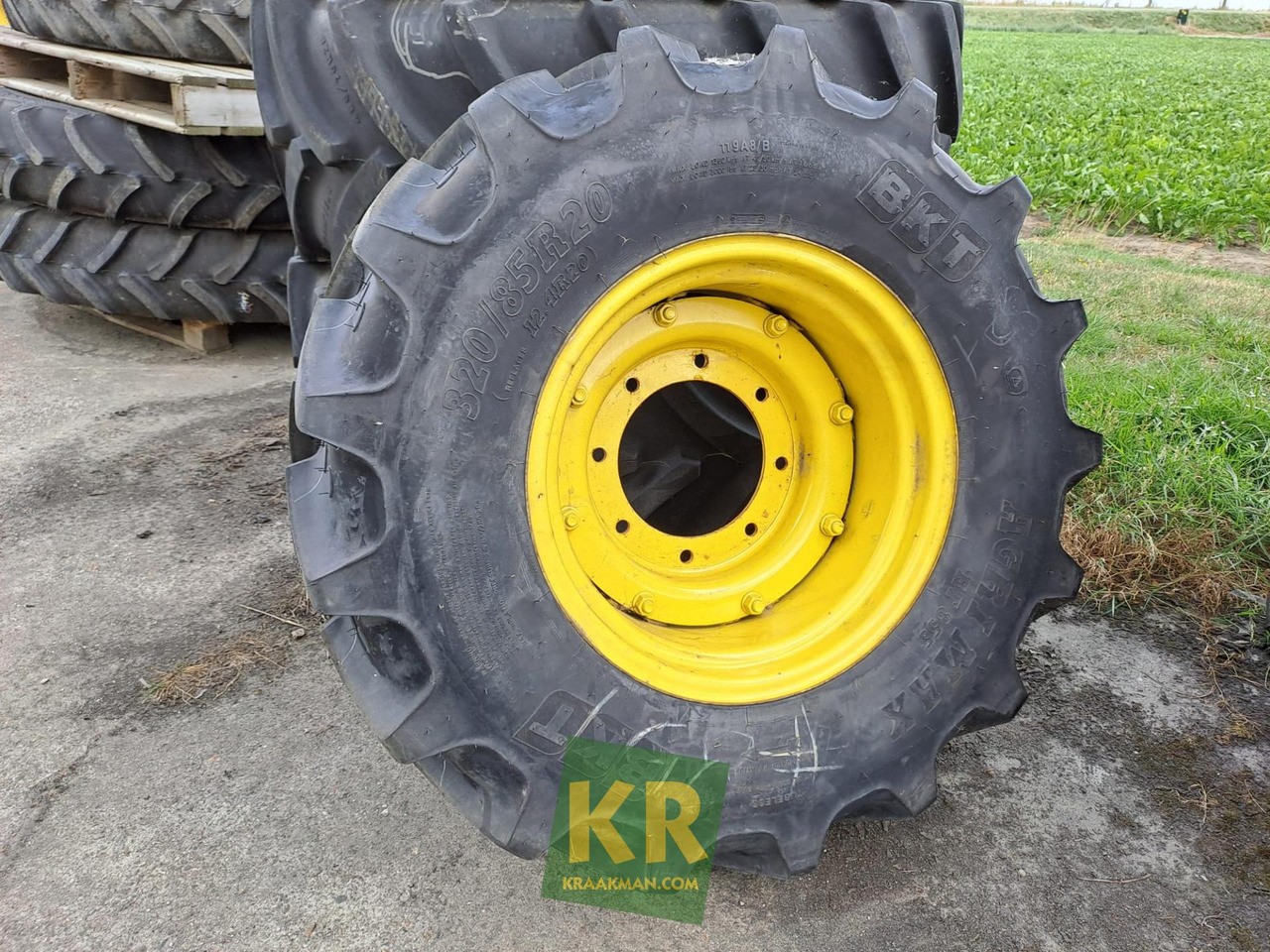 BKT 320/85R20 855 - Komplett hjul för Lantbruksmaskiner: bild 3 BKT 320/85R20 855 - Komplett hjul för Lantbruksmaskiner: bild 3