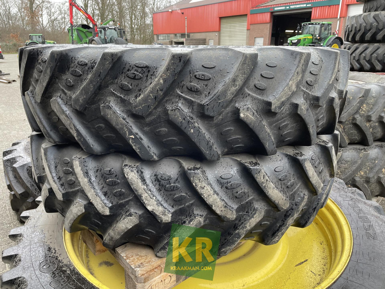 BKT BKT 320/85R36 op velg - Komplett hjul för Lantbruksmaskiner: bild 2 BKT BKT 320/85R36 op velg - Komplett hjul för Lantbruksmaskiner: bild 2