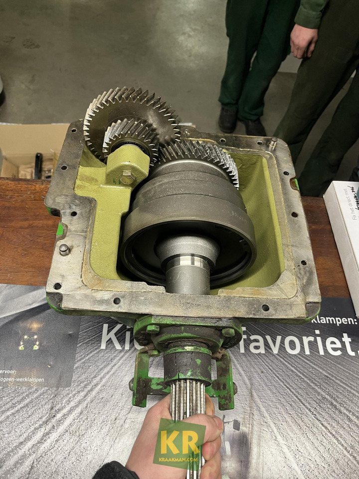 John Deere MFWD Bak - Reservdelar för Traktor: bild 1 John Deere MFWD Bak - Reservdelar för Traktor: bild 1