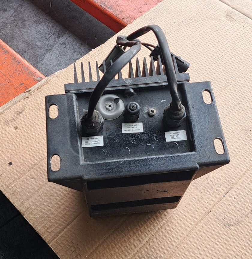 BATTERY CHARGER 12V – VECTOR - Batteri: bild 4 BATTERY CHARGER 12V – VECTOR - Batteri: bild 4