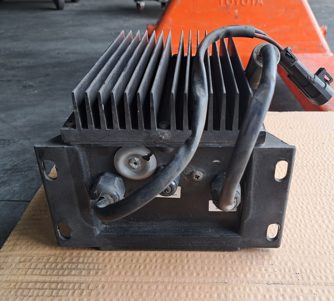 BATTERY CHARGER 12V – VECTOR - Batteri: bild 3 BATTERY CHARGER 12V – VECTOR - Batteri: bild 3