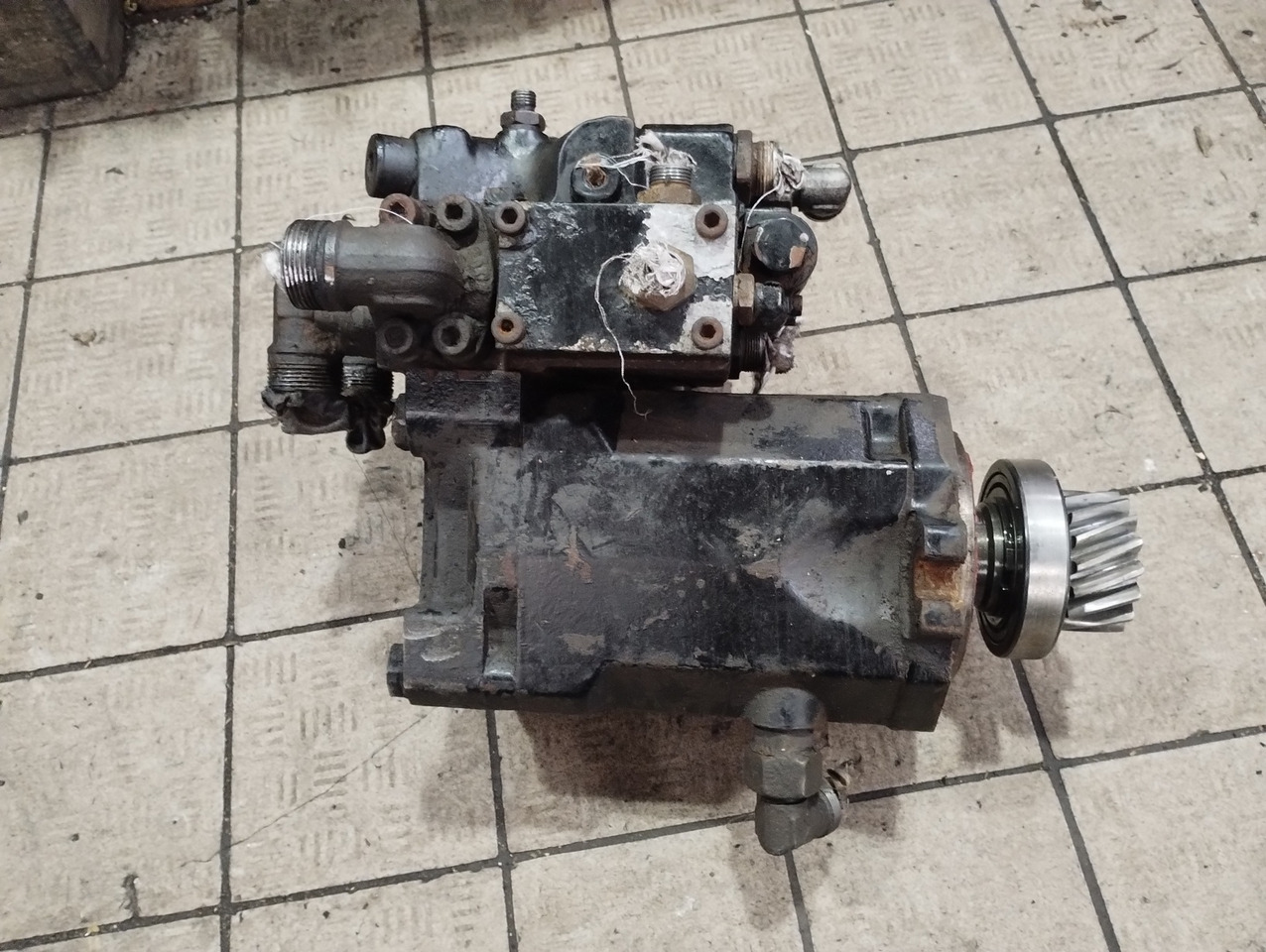 MAN POMPA ROZDZIELACZ NAPEDU HYDRODRIVE MAN TGA TGS 81676506105 81675016084 - Axel och reservdelar: bild 2 MAN POMPA ROZDZIELACZ NAPEDU HYDRODRIVE MAN TGA TGS 81676506105 81675016084 - Axel och reservdelar: bild 2