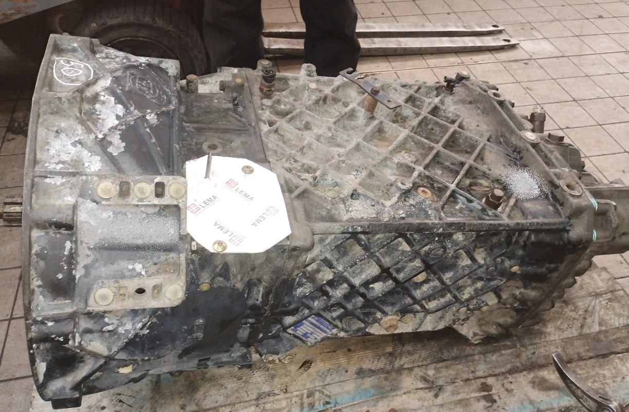 MAN Skrzynia Biegów TGA TGS ZF 16S2020 TO 16 S 2020 0.84 4x4 6x4 6x6 8x4 8x6 8x8 - Växellåda och reservdelar för Lastbil: bild 1 MAN Skrzynia Biegów TGA TGS ZF 16S2020 TO 16 S 2020 0.84 4x4 6x4 6x6 8x4 8x6 8x8 - Växellåda och reservdelar för Lastbil: bild 1