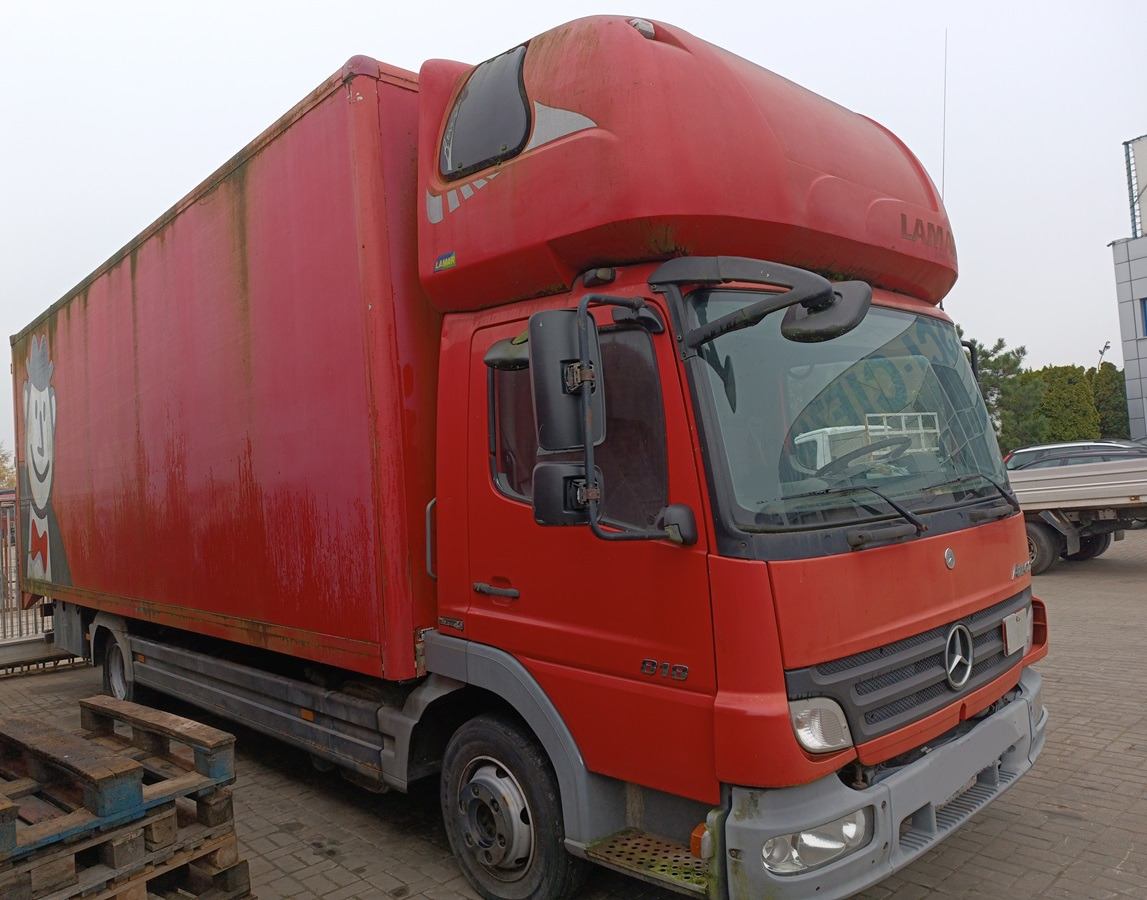 MERCEDES-BENZ ATEGO II 818 - Lastbil med skåp: bild 2 MERCEDES-BENZ ATEGO II 818 - Lastbil med skåp: bild 2