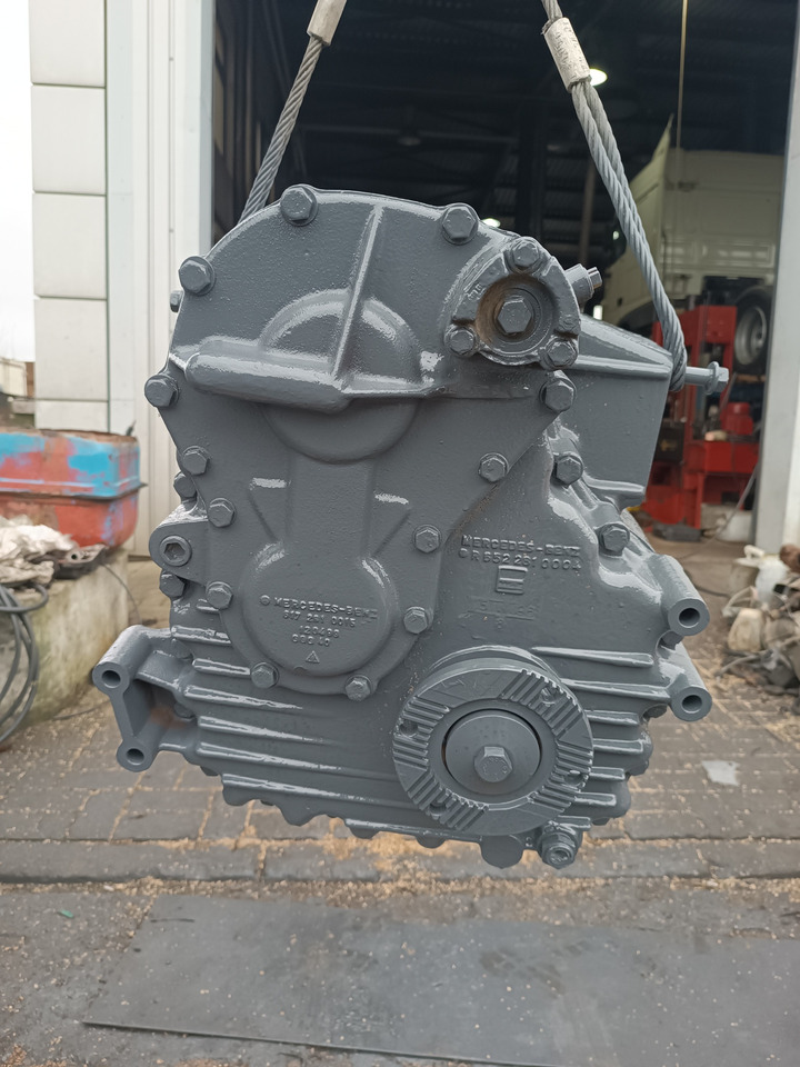 MERCEDES-BENZ SKRZYNIA ROZDZIELCZA REDUKTOR VG900 4x4 SK 1824 1827 - Svängmotor: bild 2 MERCEDES-BENZ SKRZYNIA ROZDZIELCZA REDUKTOR VG900 4x4 SK 1824 1827 - Svängmotor: bild 2
