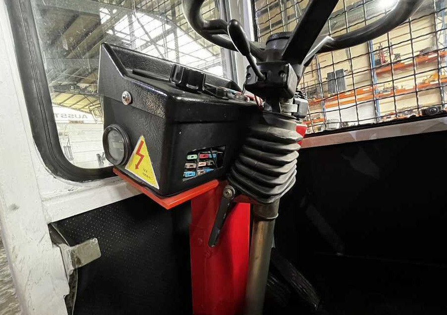 Fantuzzi SF30 - Sidlastare: bild 4 Fantuzzi SF30 - Sidlastare: bild 4