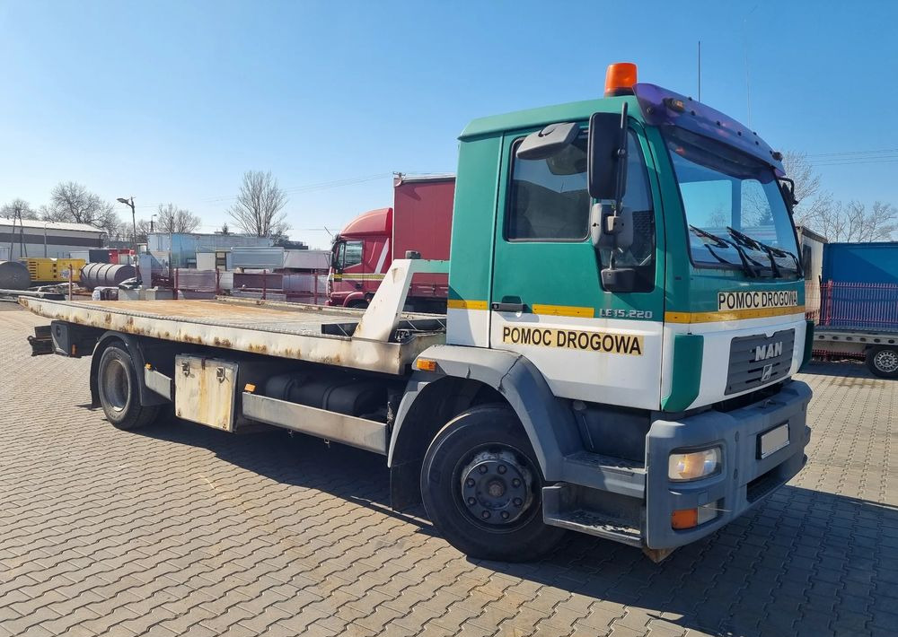 MAN LE 15 220 - Bärgningsbil: bild 2 MAN LE 15 220 - Bärgningsbil: bild 2