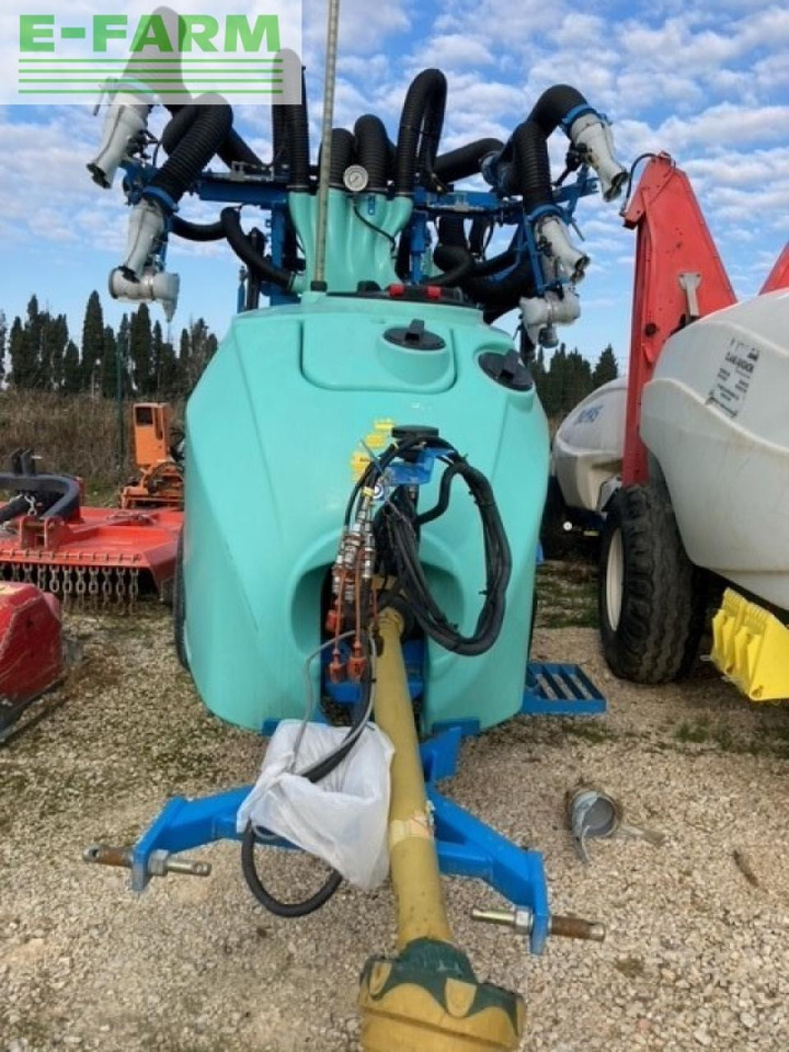 Berthoud win air - Bogserad spruta: bild 1 Berthoud win air - Bogserad spruta: bild 1