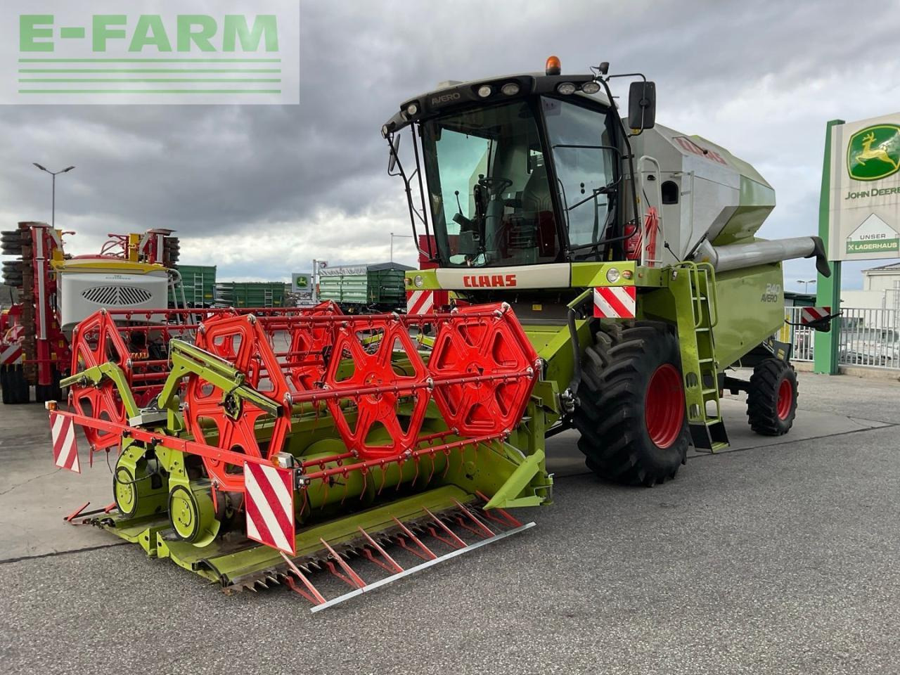 CLAAS AVERO 240 - Skördetröska: bild 1 CLAAS AVERO 240 - Skördetröska: bild 1