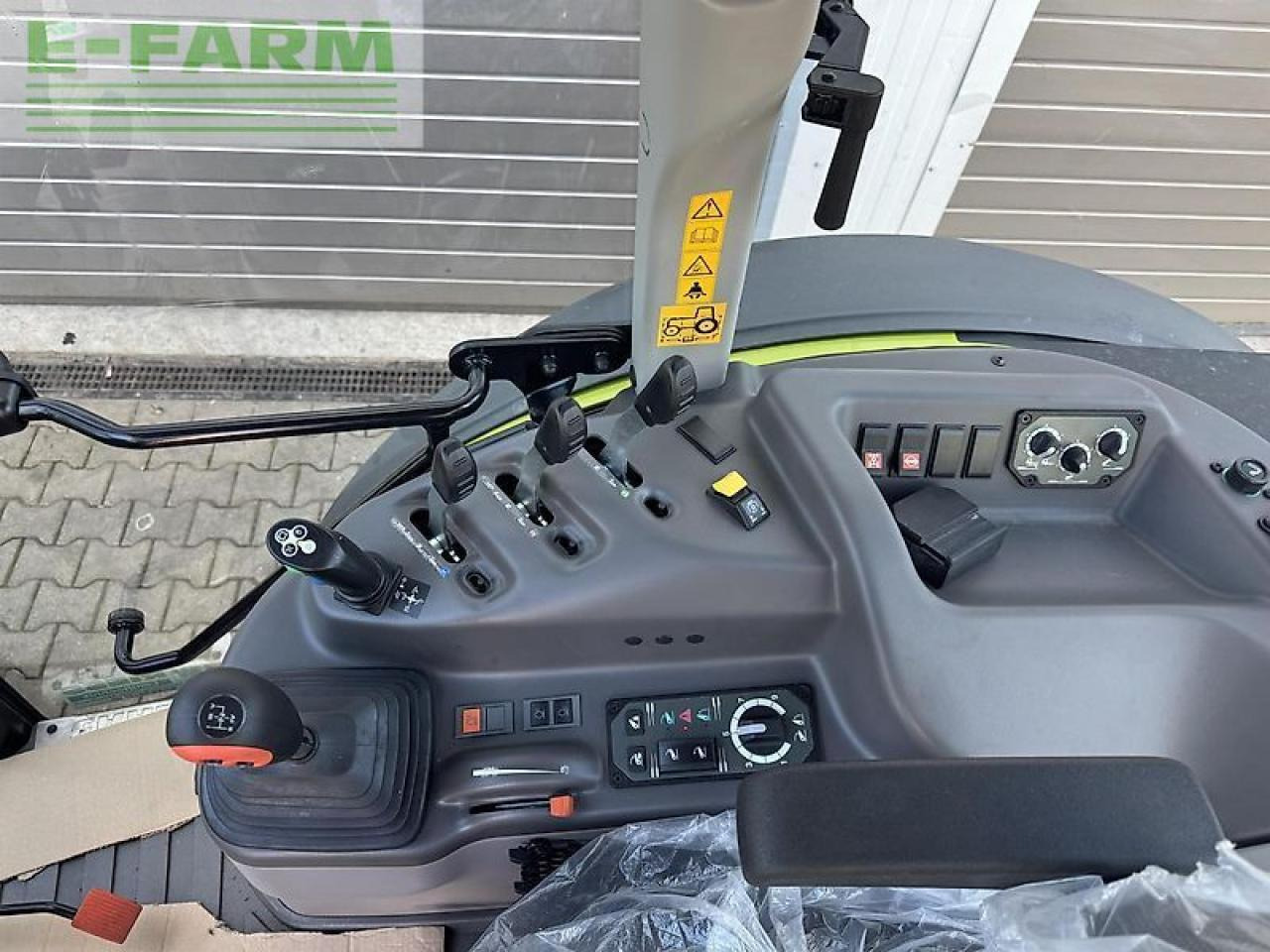 CLAAS axos 240 advanced + mx a106 - Traktor: bild 5 CLAAS axos 240 advanced + mx a106 - Traktor: bild 5