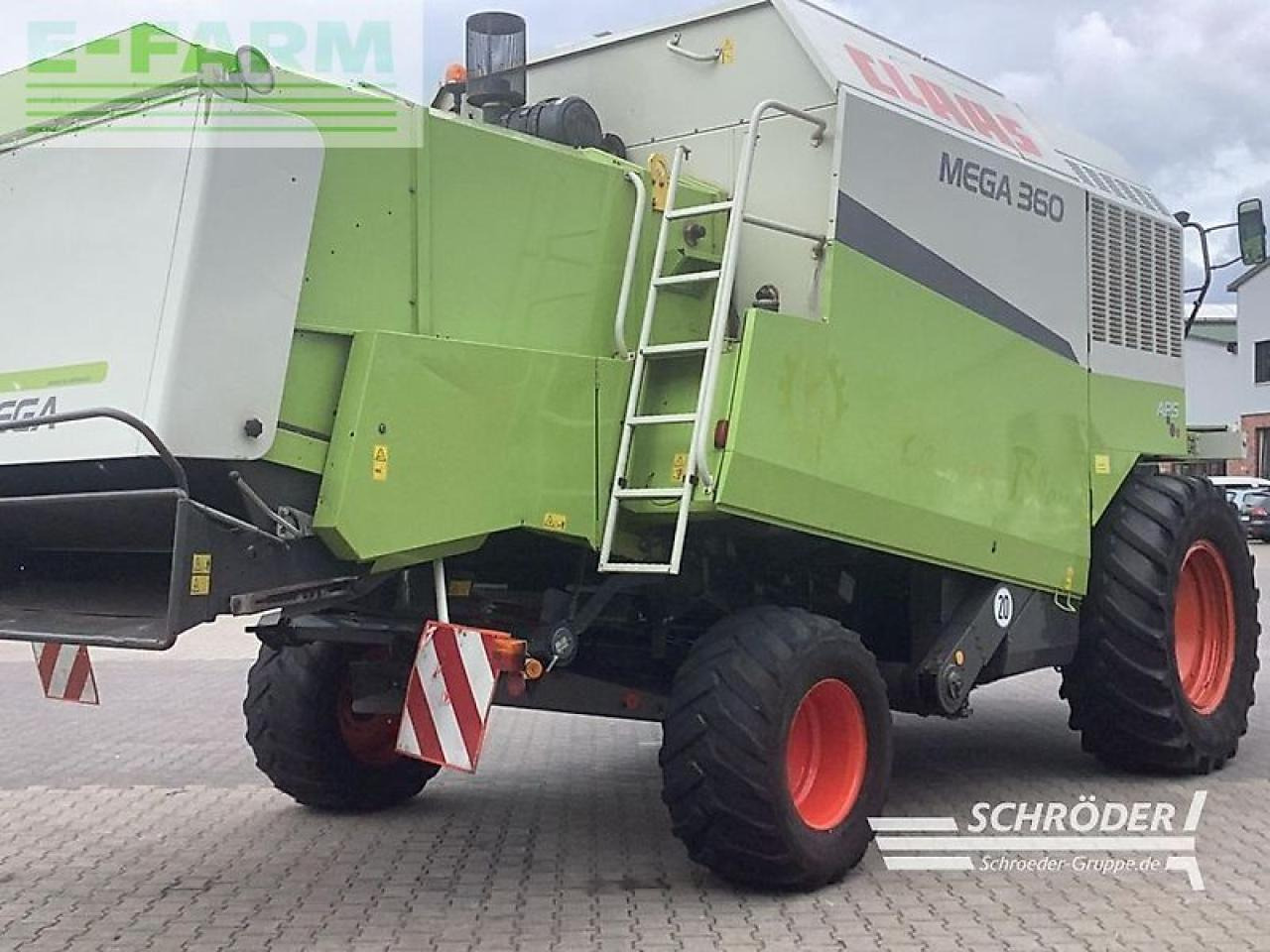 CLAAS dominator 360 mega + c 600 schneidwerk - Skördetröska: bild 4 CLAAS dominator 360 mega + c 600 schneidwerk - Skördetröska: bild 4