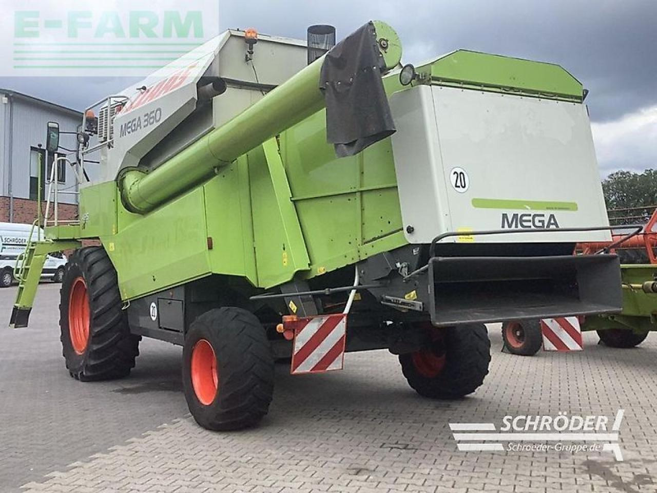 CLAAS dominator 360 mega + c 600 schneidwerk - Skördetröska: bild 3 CLAAS dominator 360 mega + c 600 schneidwerk - Skördetröska: bild 3