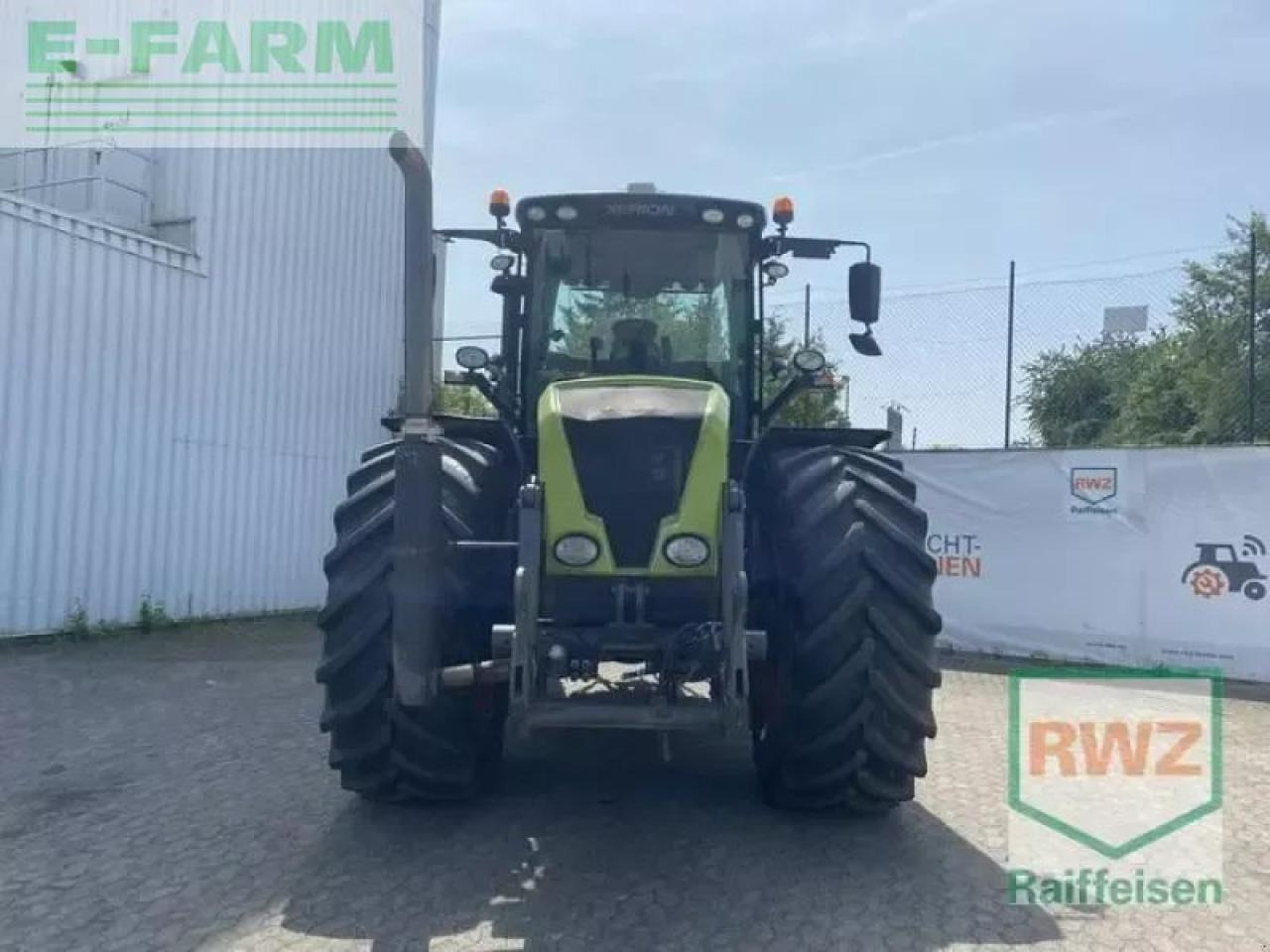 Traktor CLAAS xerion 3300 trac vc TRAC VC: bild 7 Traktor CLAAS xerion 3300 trac vc TRAC VC: bild 7