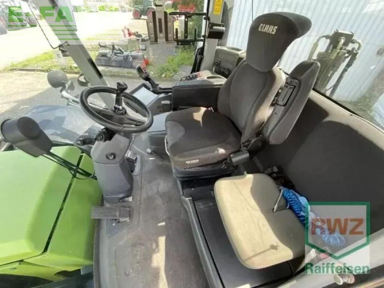 Traktor CLAAS xerion 3300 trac vc TRAC VC: bild 8 Traktor CLAAS xerion 3300 trac vc TRAC VC: bild 8
