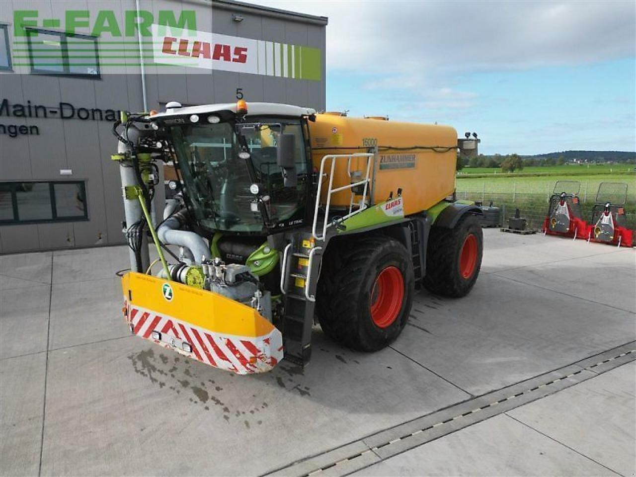 CLAAS xerion 4000 saddle trac SADDLE TRAC - Traktor: bild 1 CLAAS xerion 4000 saddle trac SADDLE TRAC - Traktor: bild 1