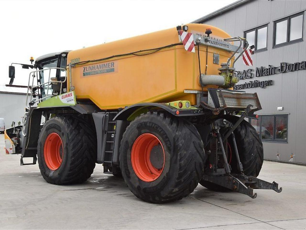 CLAAS xerion 4000 saddle trac SADDLE TRAC - Traktor: bild 5 CLAAS xerion 4000 saddle trac SADDLE TRAC - Traktor: bild 5