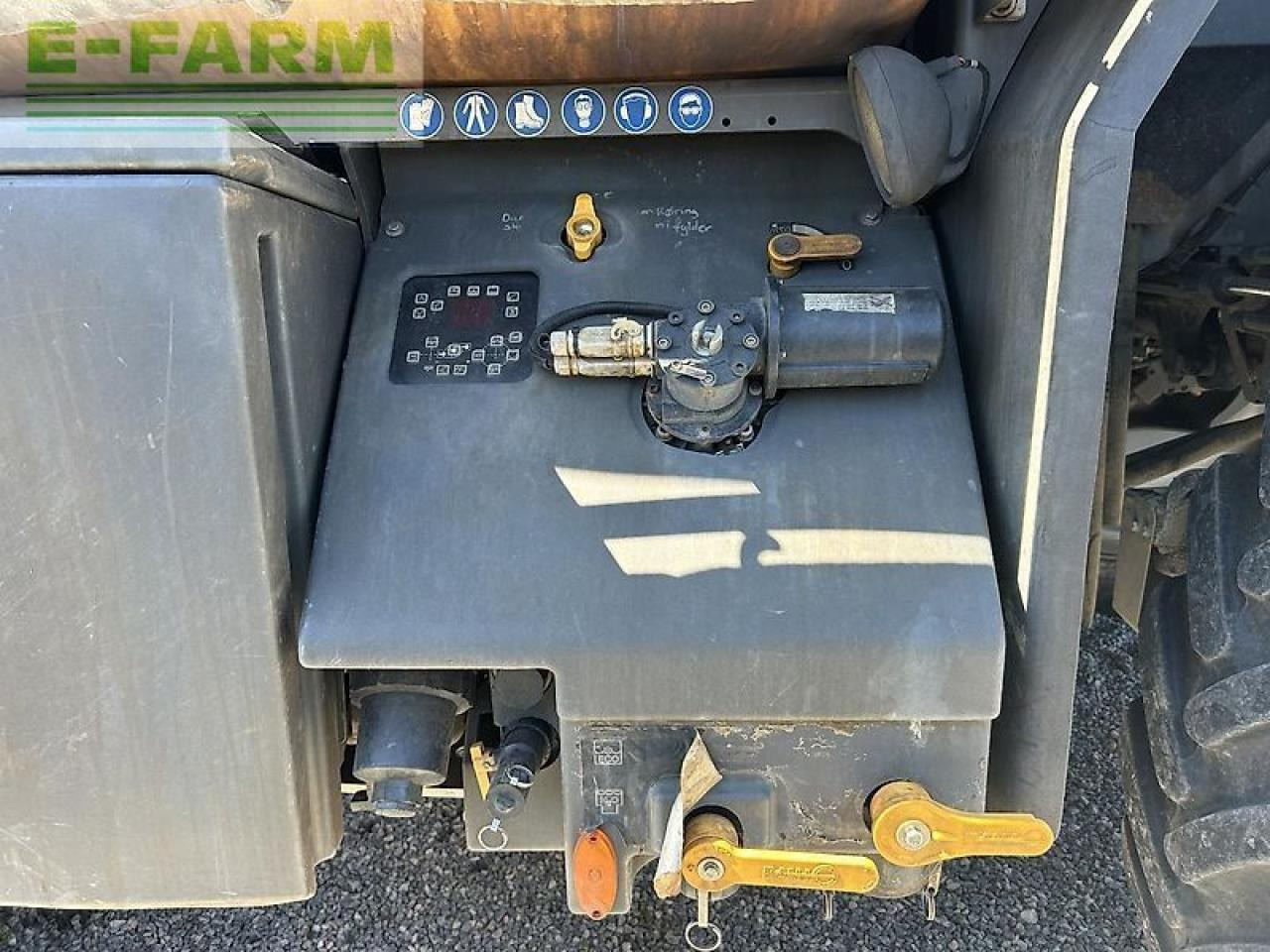 Challenger rg655 - Bogserad spruta: bild 3 Challenger rg655 - Bogserad spruta: bild 3