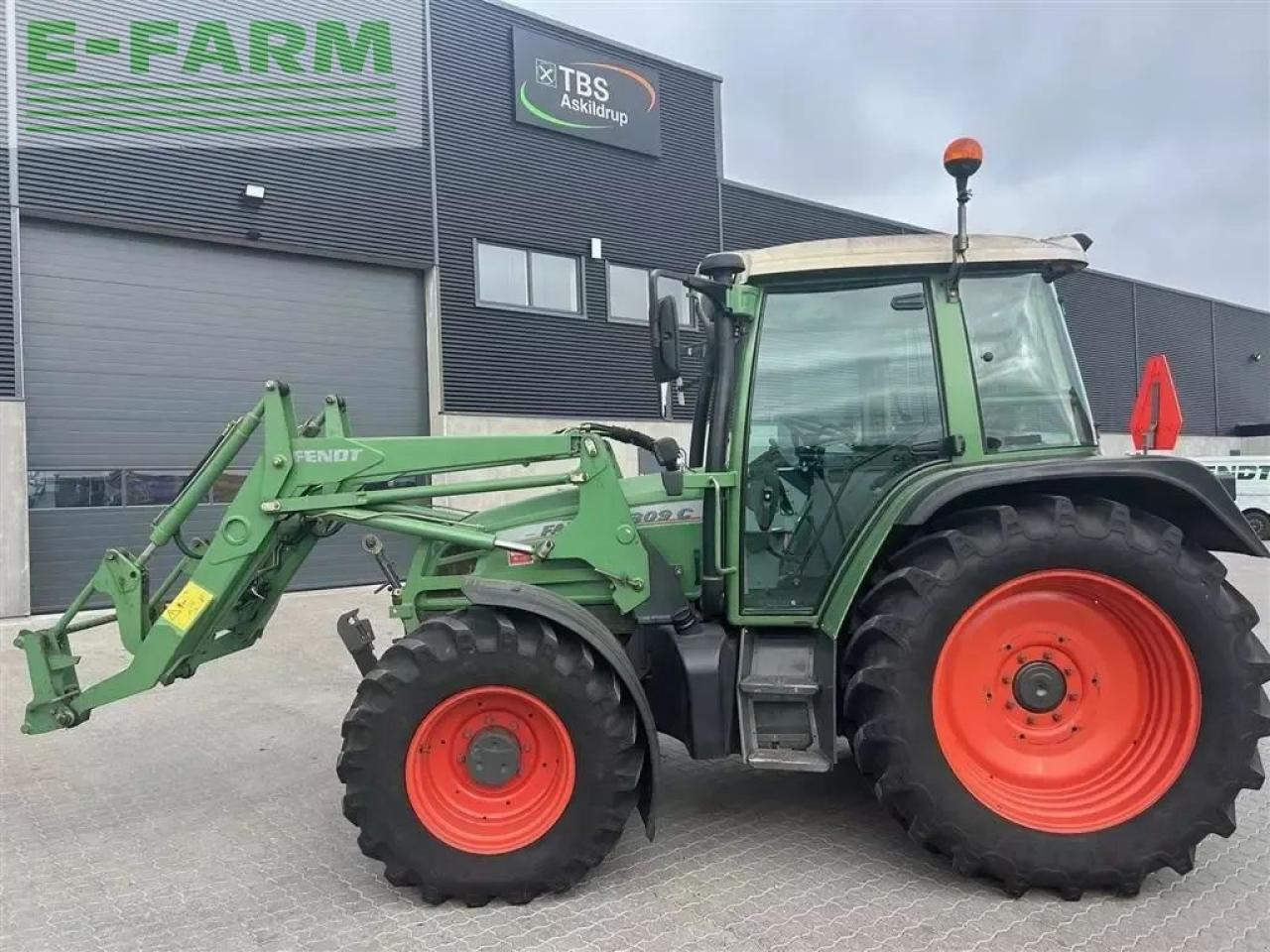Fendt 309 c med fendt læsser - Traktor: bild 1 Fendt 309 c med fendt læsser - Traktor: bild 1