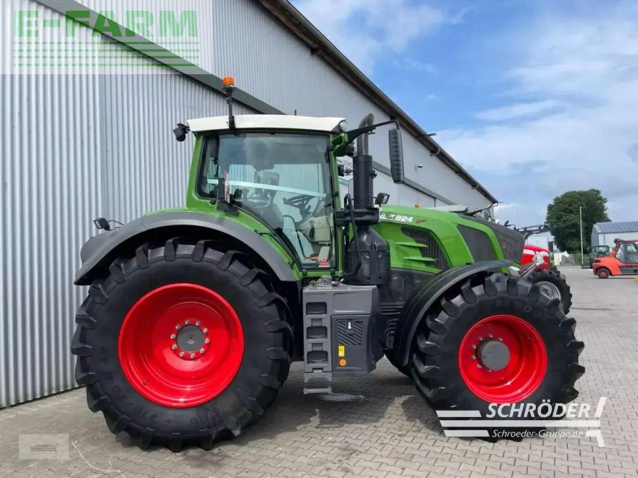 Fendt 824 vario s4 profi plus ProfiPlus - Traktor: bild 2 Fendt 824 vario s4 profi plus ProfiPlus - Traktor: bild 2