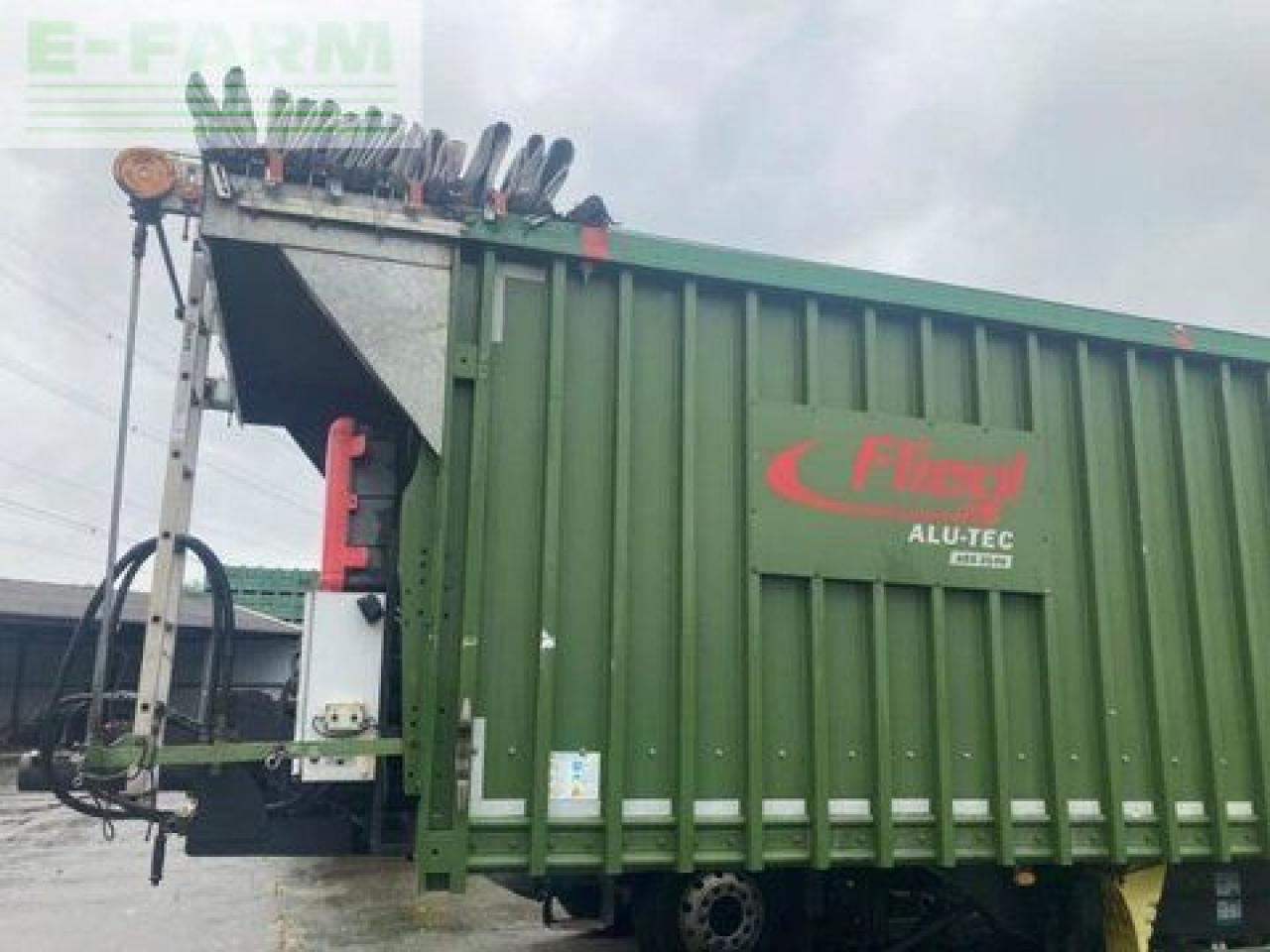 Fliegl abschiebesattelauflieger 3108 - Tippvagn för lantbruk: bild 4 Fliegl abschiebesattelauflieger 3108 - Tippvagn för lantbruk: bild 4