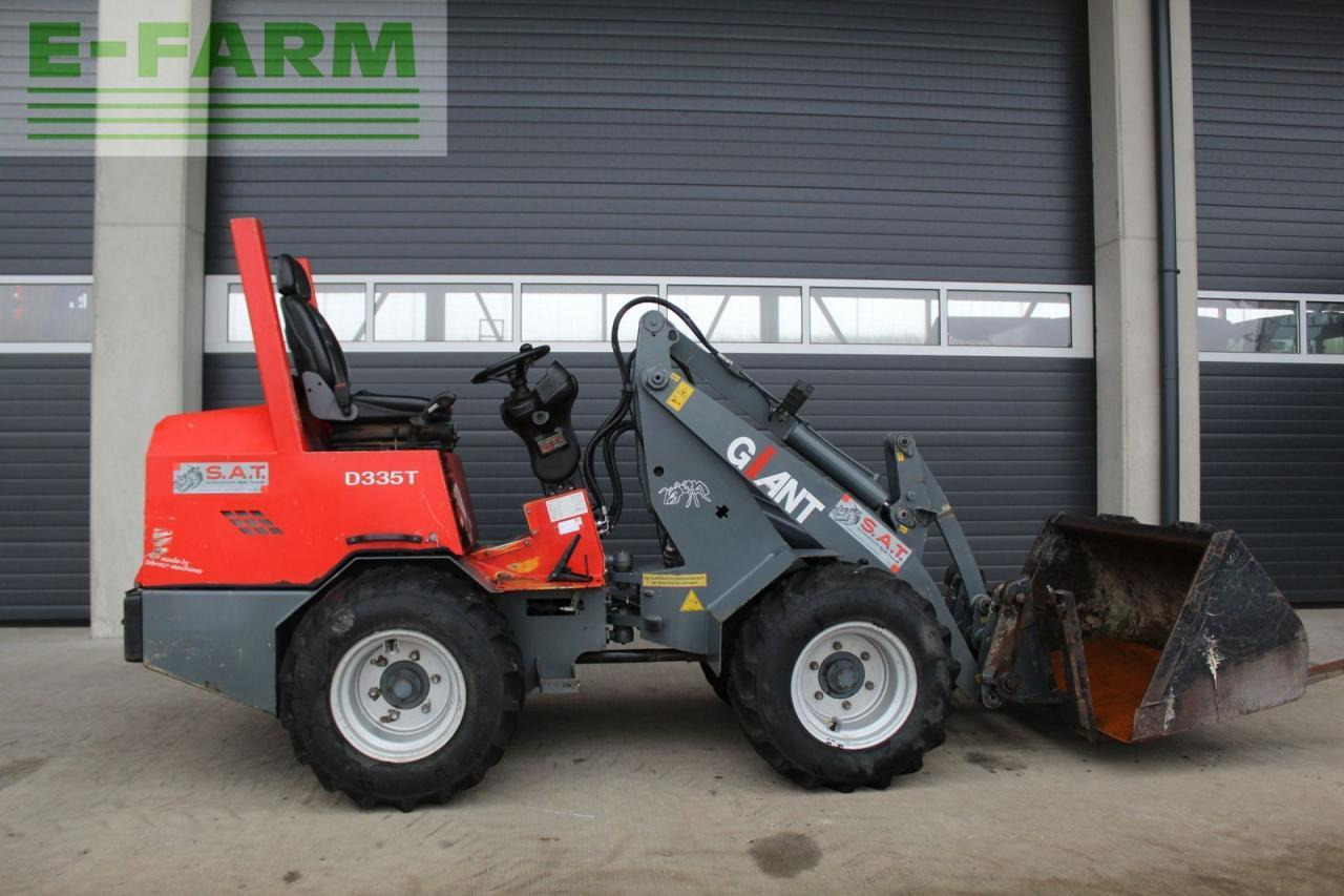 Giant hoflader d 335 t - Minigrävmaskin: bild 5 Giant hoflader d 335 t - Minigrävmaskin: bild 5