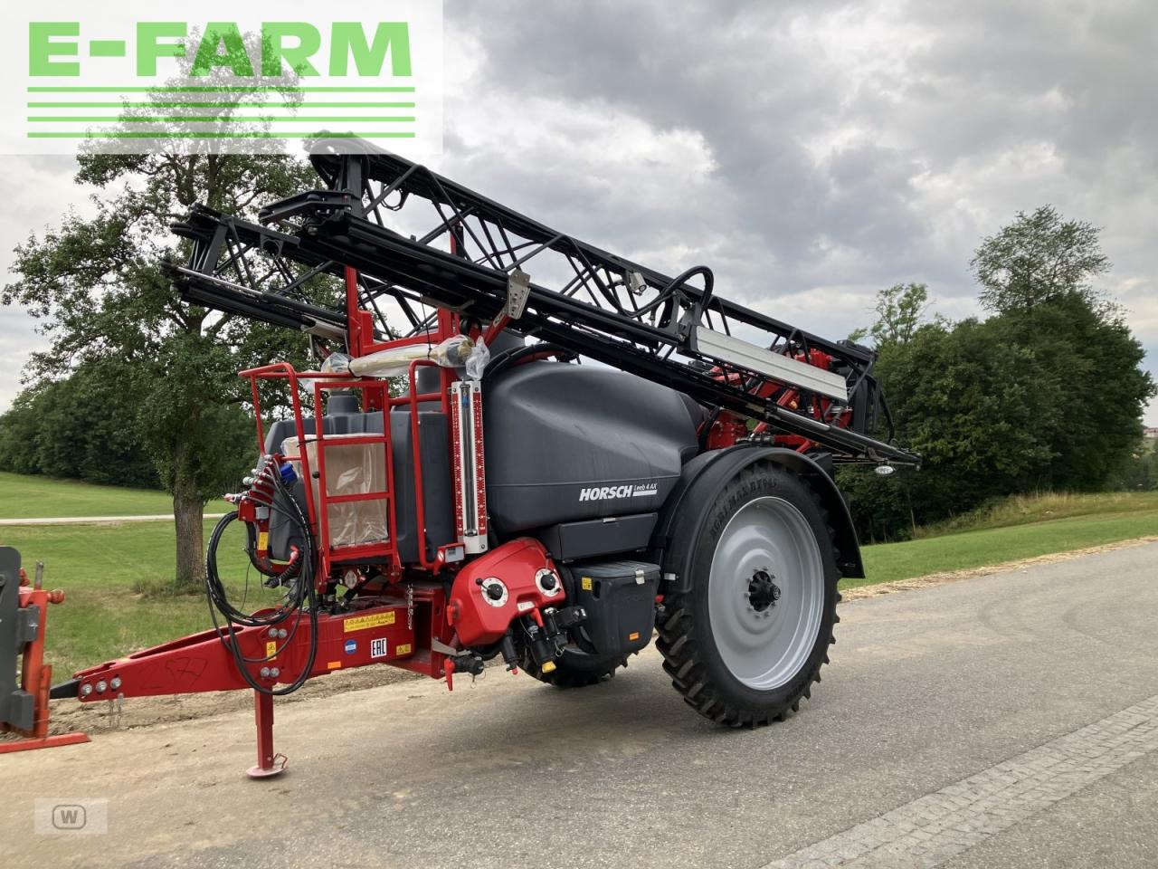 Horsch 4 ax demomaschine - Bogserad spruta: bild 1 Horsch 4 ax demomaschine - Bogserad spruta: bild 1