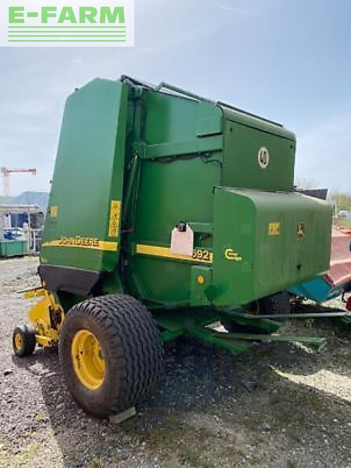 John Deere 592 maxicut - Fyrkantspress: bild 5 John Deere 592 maxicut - Fyrkantspress: bild 5