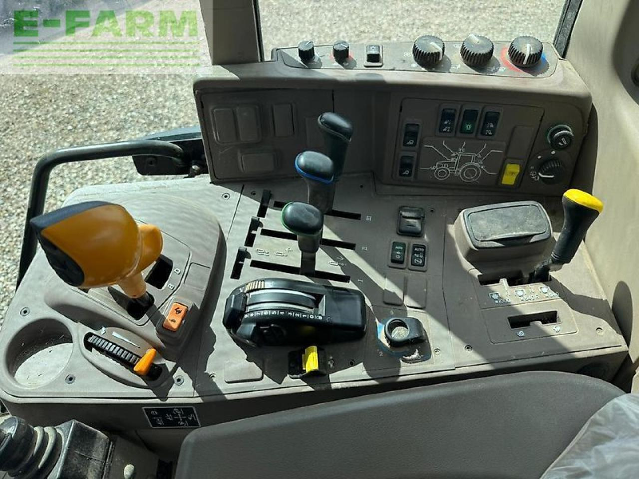 Traktor John Deere 6155m: bild 11
