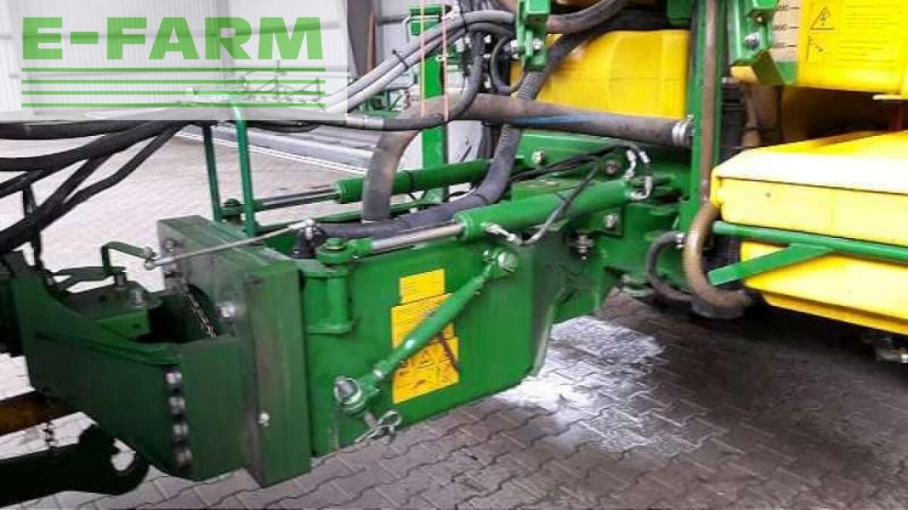 John Deere 840i anhängefeldspritze - Bogserad spruta: bild 4 John Deere 840i anhängefeldspritze - Bogserad spruta: bild 4