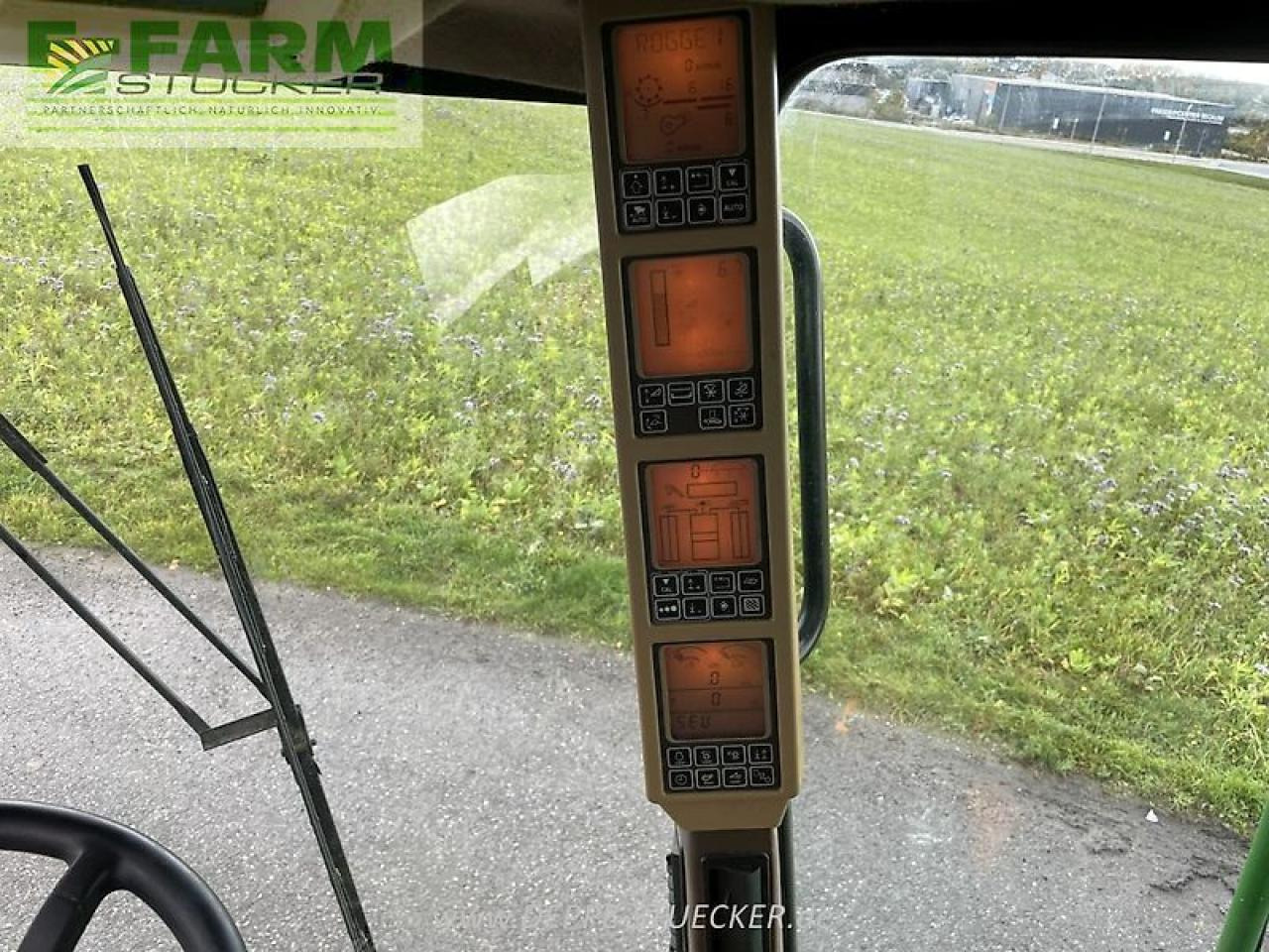 John Deere t560 hillmaster mit 620r und rapstisch - Skördetröska: bild 4 John Deere t560 hillmaster mit 620r und rapstisch - Skördetröska: bild 4