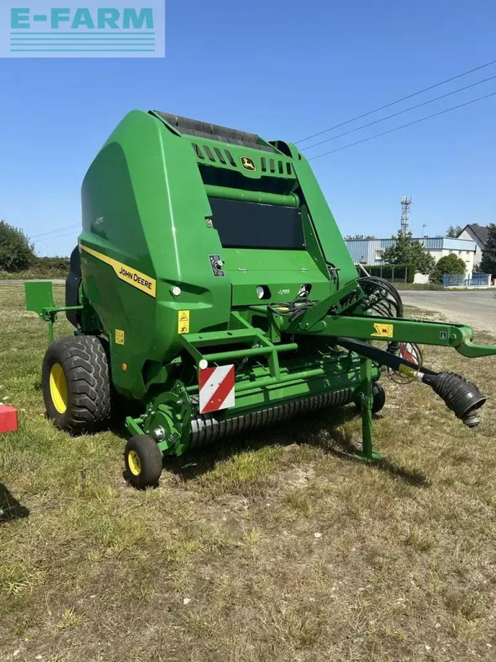 John Deere v451m - Fyrkantspress: bild 1 John Deere v451m - Fyrkantspress: bild 1