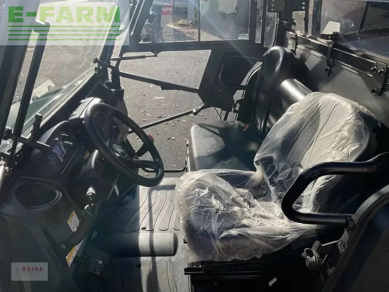 Kioti k9 2400 - Traktor: bild 5 Kioti k9 2400 - Traktor: bild 5