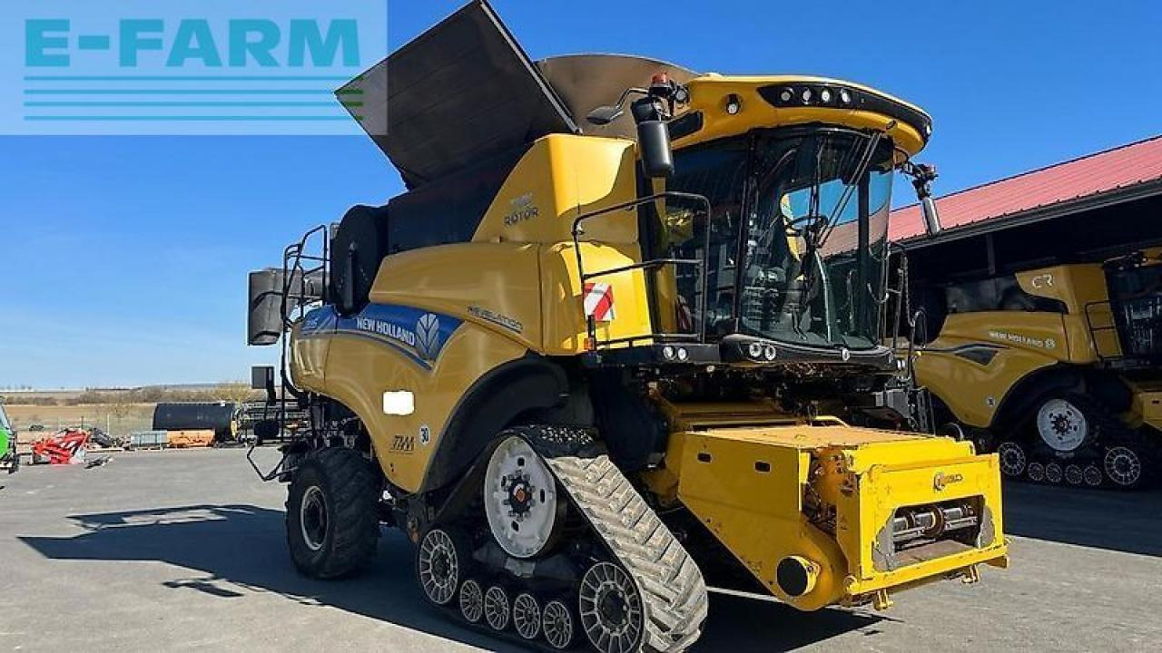 New Holland cr 8.90 10,7msw + sww mähdrescher intellisense macdon - Skördetröska: bild 4 New Holland cr 8.90 10,7msw + sww mähdrescher intellisense macdon - Skördetröska: bild 4