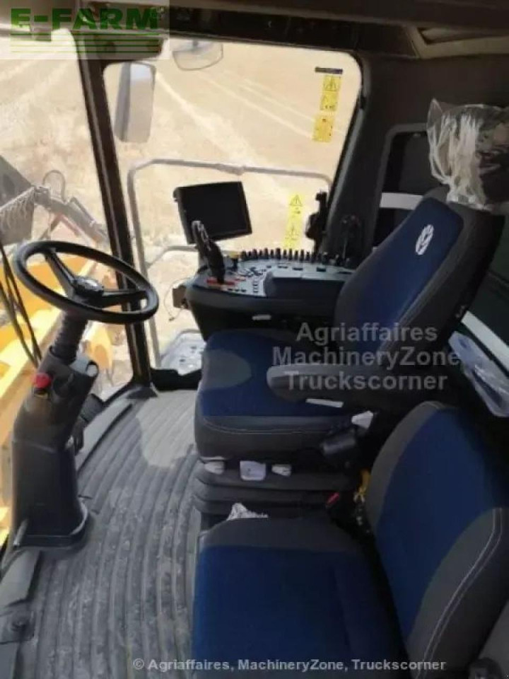 New Holland cr 8.90 - Skördetröska: bild 4 New Holland cr 8.90 - Skördetröska: bild 4