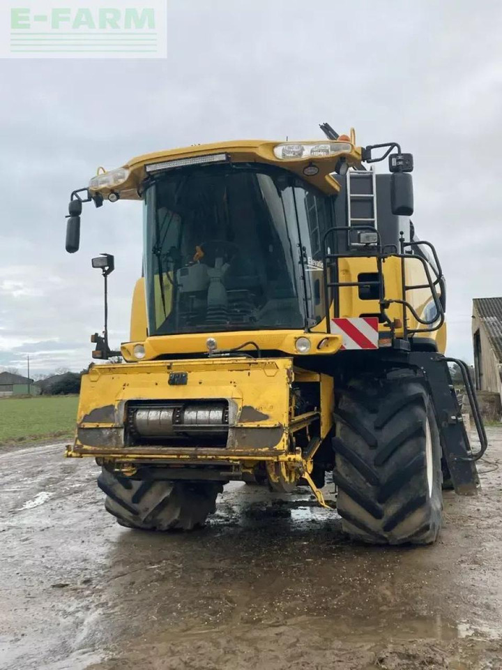 New Holland cr 9070 - Skördetröska: bild 2 New Holland cr 9070 - Skördetröska: bild 2