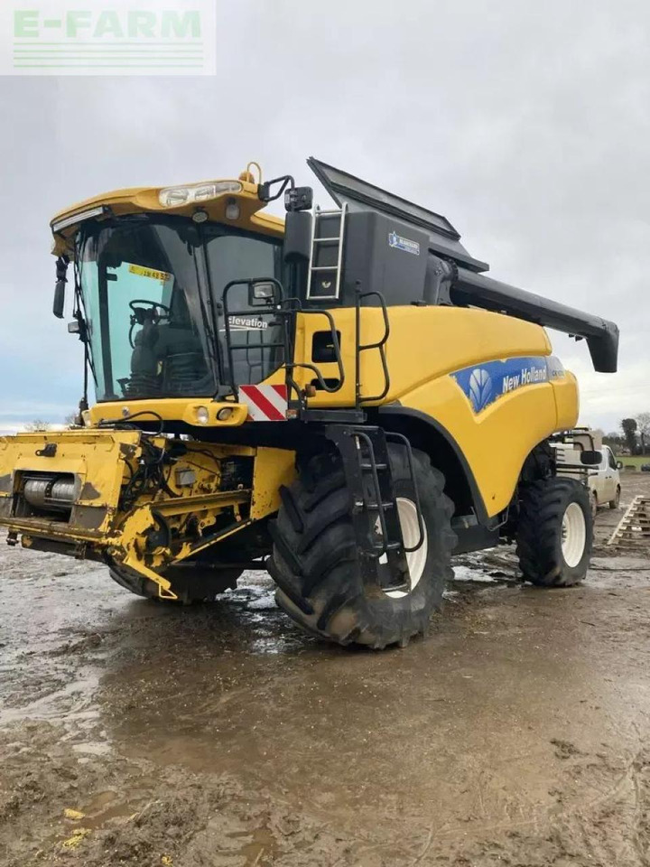 New Holland cr 9070 - Skördetröska: bild 1 New Holland cr 9070 - Skördetröska: bild 1