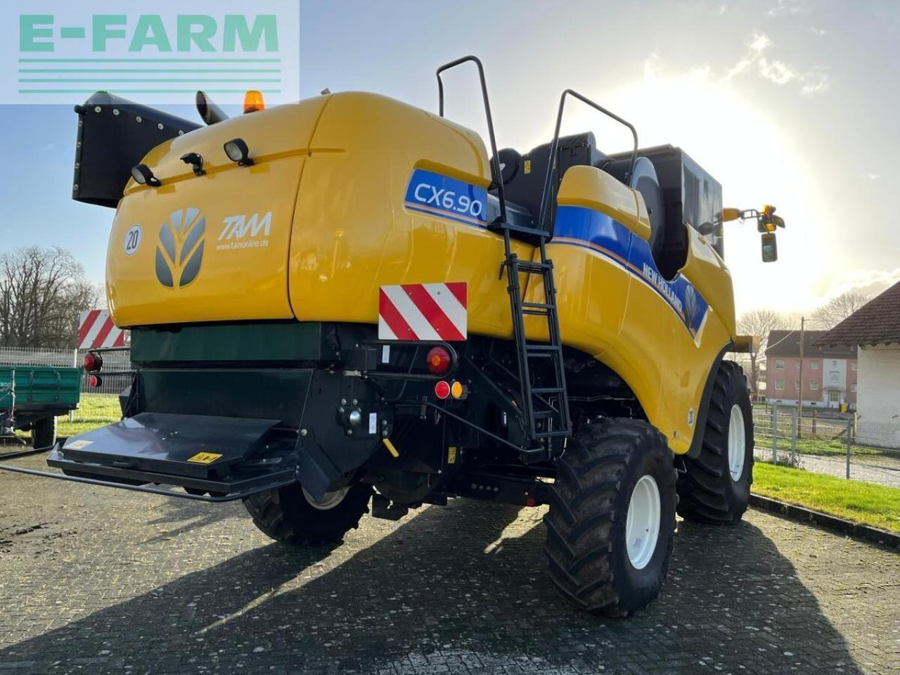 New Holland cx 6.90 schüttler + 25ft sw + sww - Skördetröska: bild 5 New Holland cx 6.90 schüttler + 25ft sw + sww - Skördetröska: bild 5